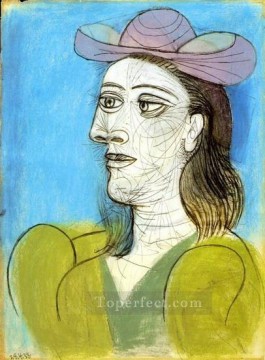 Buste de femme au chapeau 1943 Cubist Oil Paintings